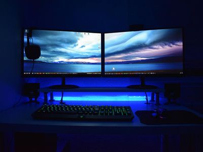 Correct monitor placement and ergonomic light setup diagram